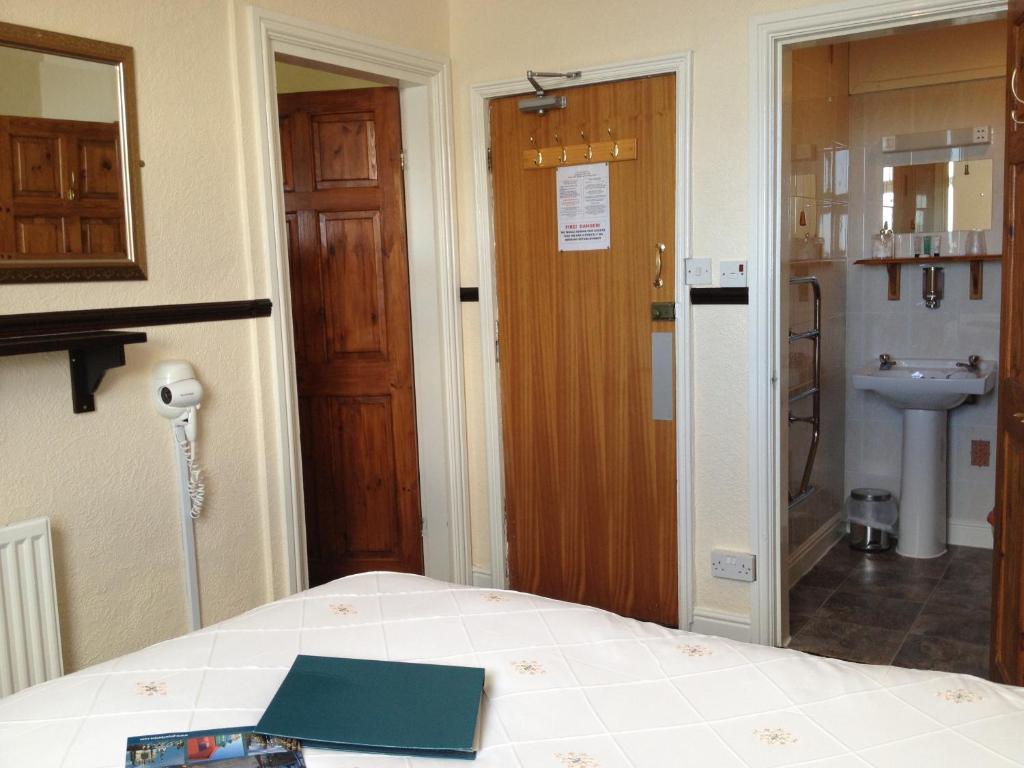 The Stuart House Hotel Scarborough Room photo